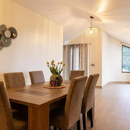 Casa Fontes بيت للعطل Canhas