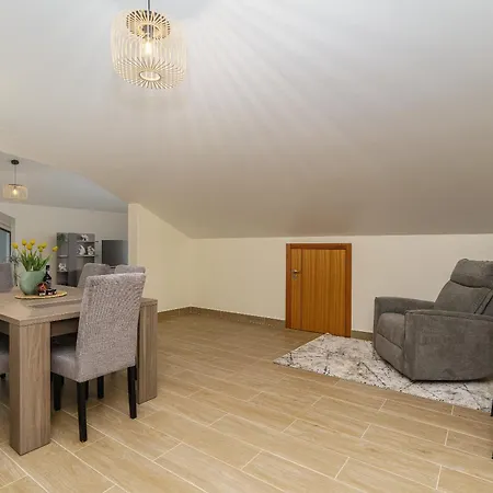 Semesterbostad Casa Fontes *