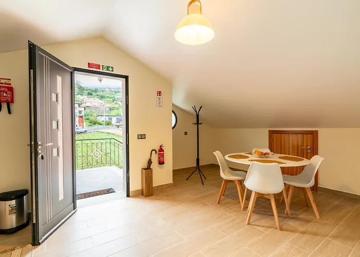 Casa Fontes * Canhas